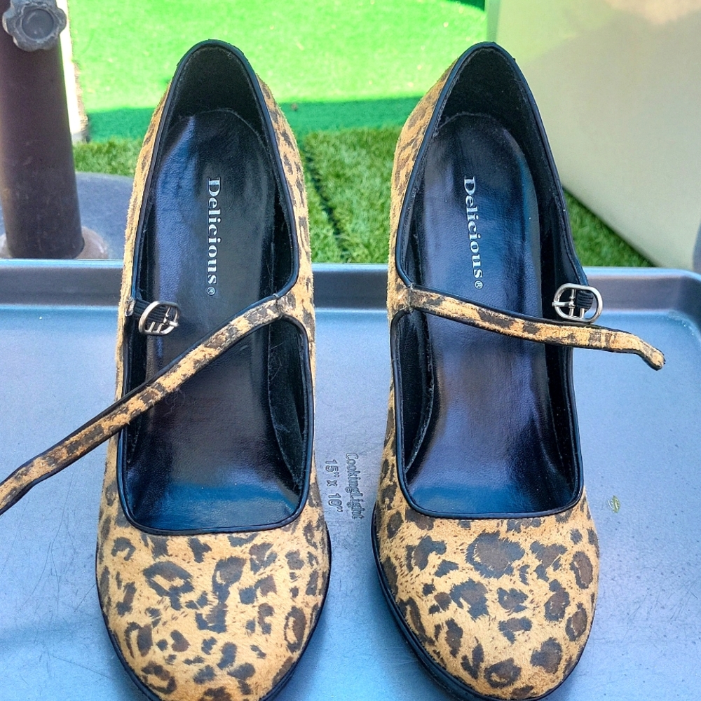 Leopard print heel